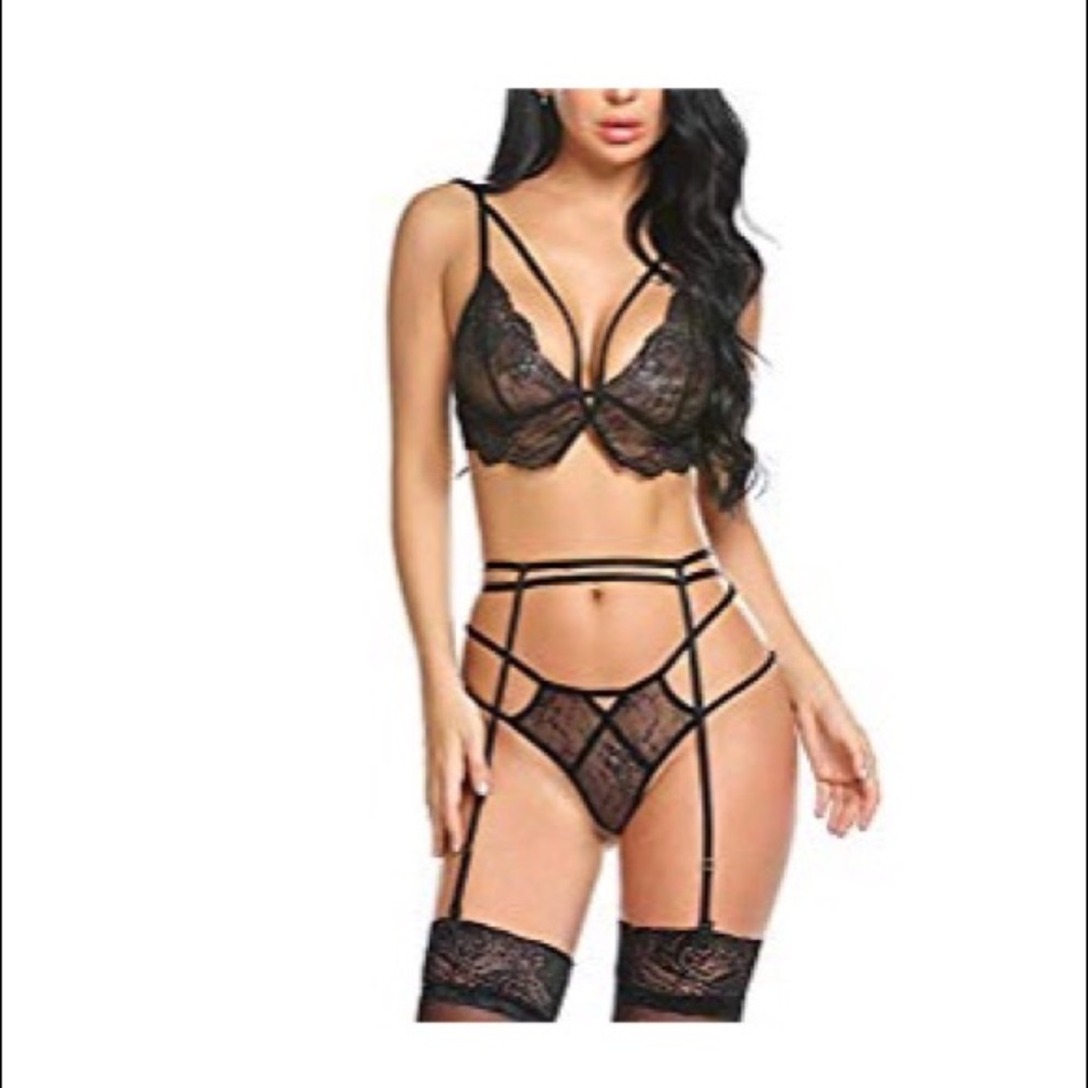 Black lacy lingerie set. Never worn!
